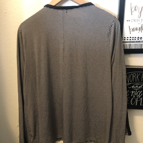 Women’s Old Navy Cardigan - Picture 3 of 3